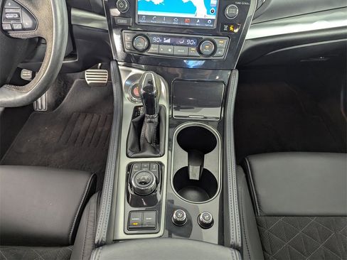 Used 2016 Nissan Maxima SR image 27