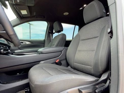 Used 2024 Chevrolet Traverse LS FWD image 6