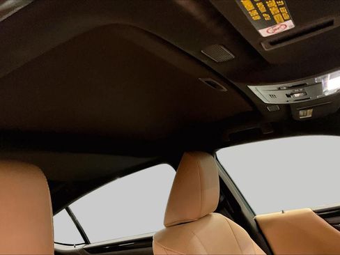 Used 2019 Lexus ES 300h w/ Premium Package FWD image 13