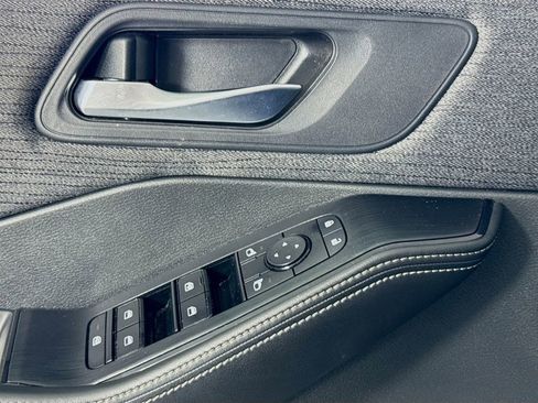 Used 2023 Nissan Rogue SV image 22