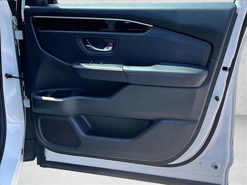 Used 2025 Honda Pilot EX-L image 18