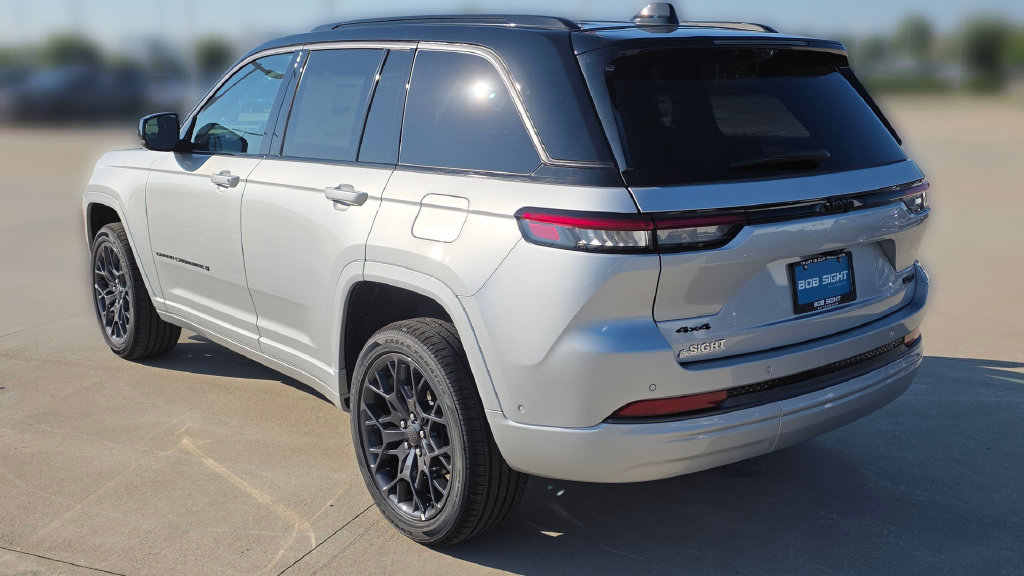 New 2026 Jeep Grand Cherokee Summit w/ Obsidian Package AWD/4WD image 3