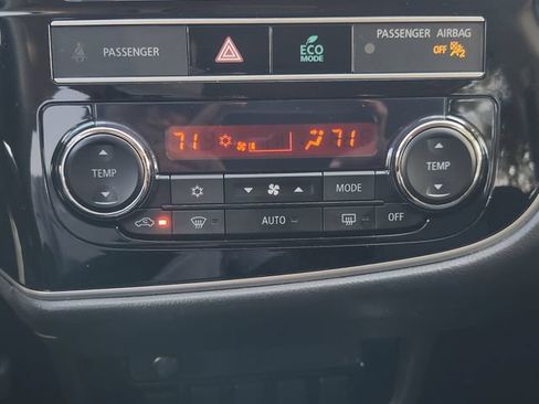 Used 2019 Mitsubishi Outlander ES FWD image 18