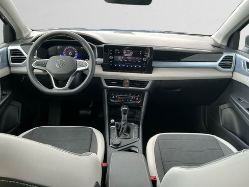 New 2025 Volkswagen Taos SE image 9