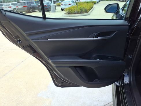 Used 2025 Toyota Camry SE FWD image 16