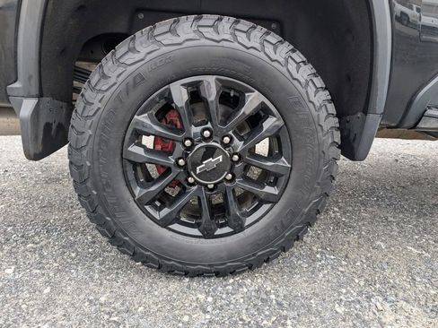 Used 2025 Chevrolet Silverado 2500 LTZ w/ Trail Boss Package image 18