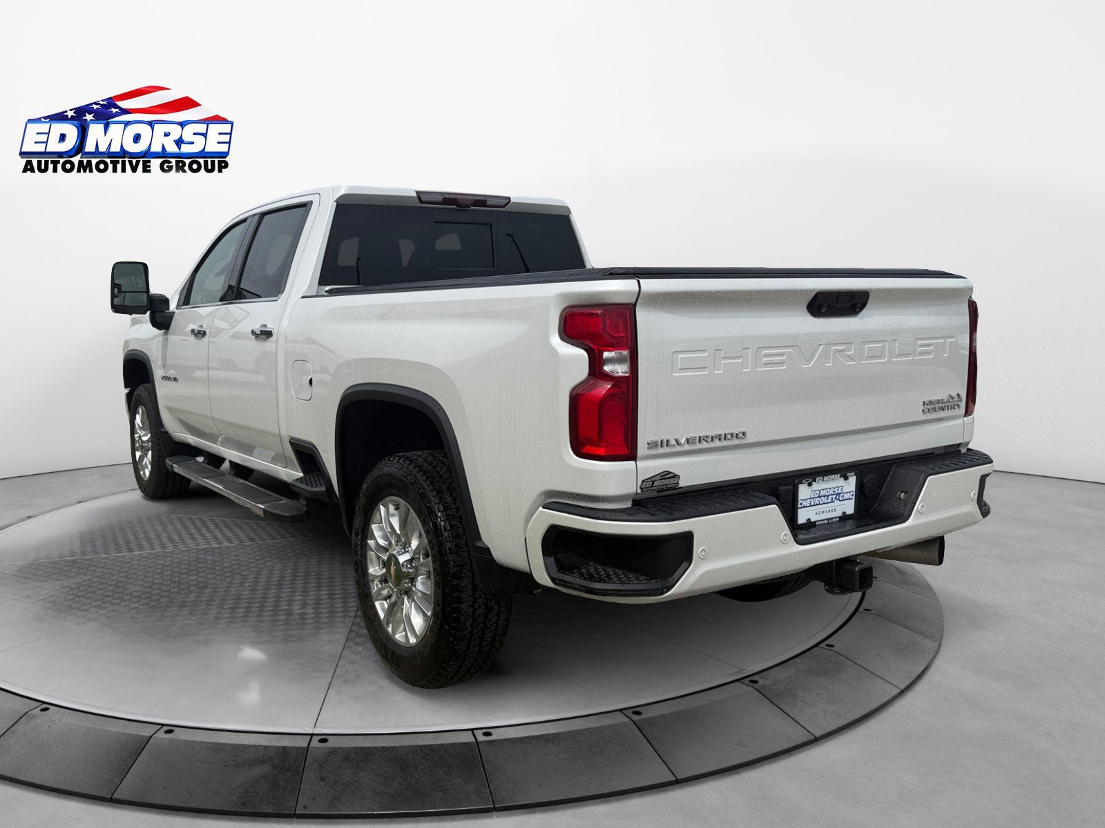 Certified 2021 Chevrolet Silverado 2500 High Country w/ Z71 Off-Road Package AWD/4WD image 3