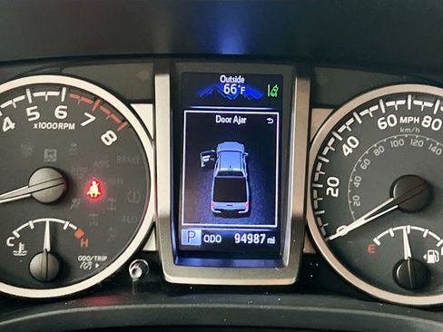 Used 2021 Toyota Tacoma SR5 image 23