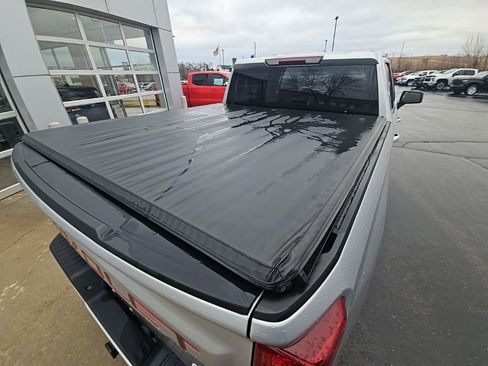 Certified 2022 Chevrolet Silverado 1500 RST image 15