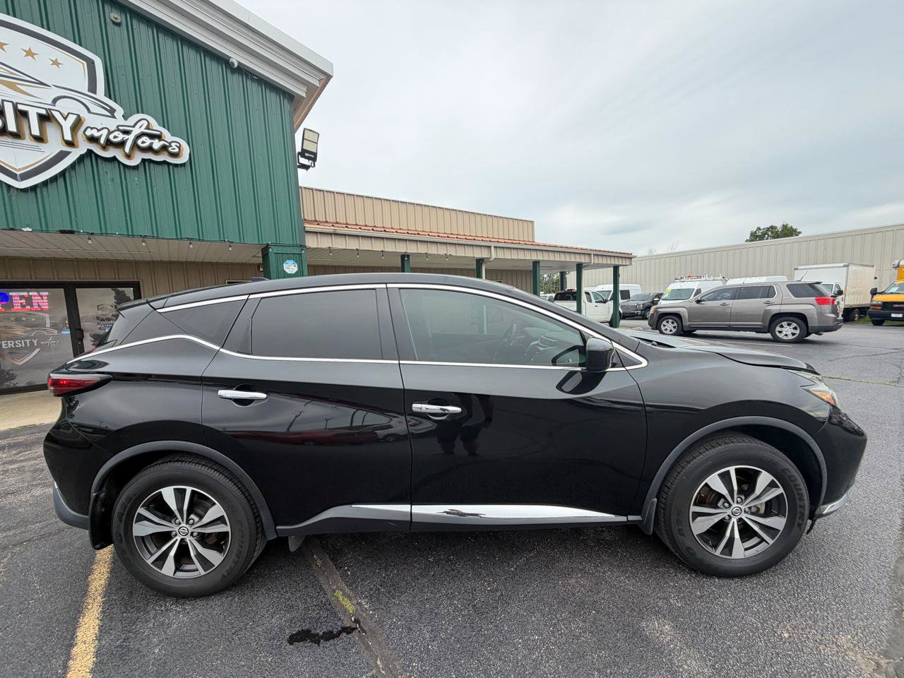 Used 2021 Nissan Murano S FWD image 2