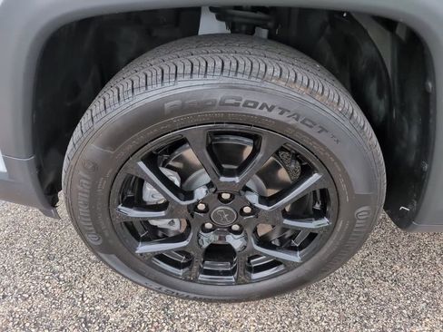Used 2025 Jeep Compass Latitude w/ Altitude Special Edition AWD/4WD image 15
