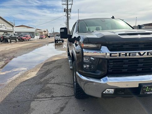 Used 2021 Chevrolet Silverado 2500 LT w/ Convenience Package image 29