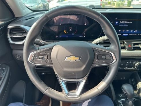 Used 2024 Chevrolet TrailBlazer LT w/ LT Cold Weather Package image 17