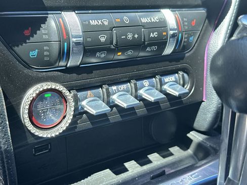 Used 2020 Ford Mustang Premium RWD image 19