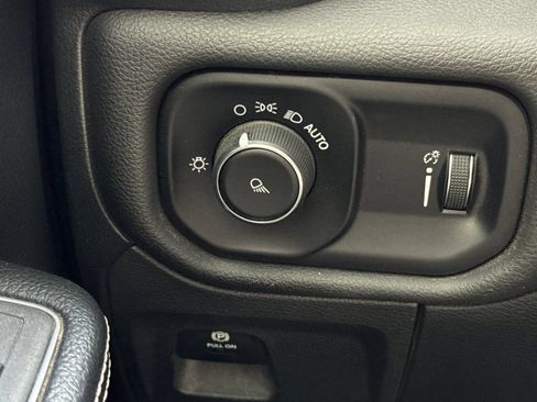 Used 2024 RAM 1500 Laramie RWD image 39