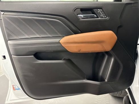 Used 2025 GMC Canyon AT4 w/ Nightfall Edition image 23