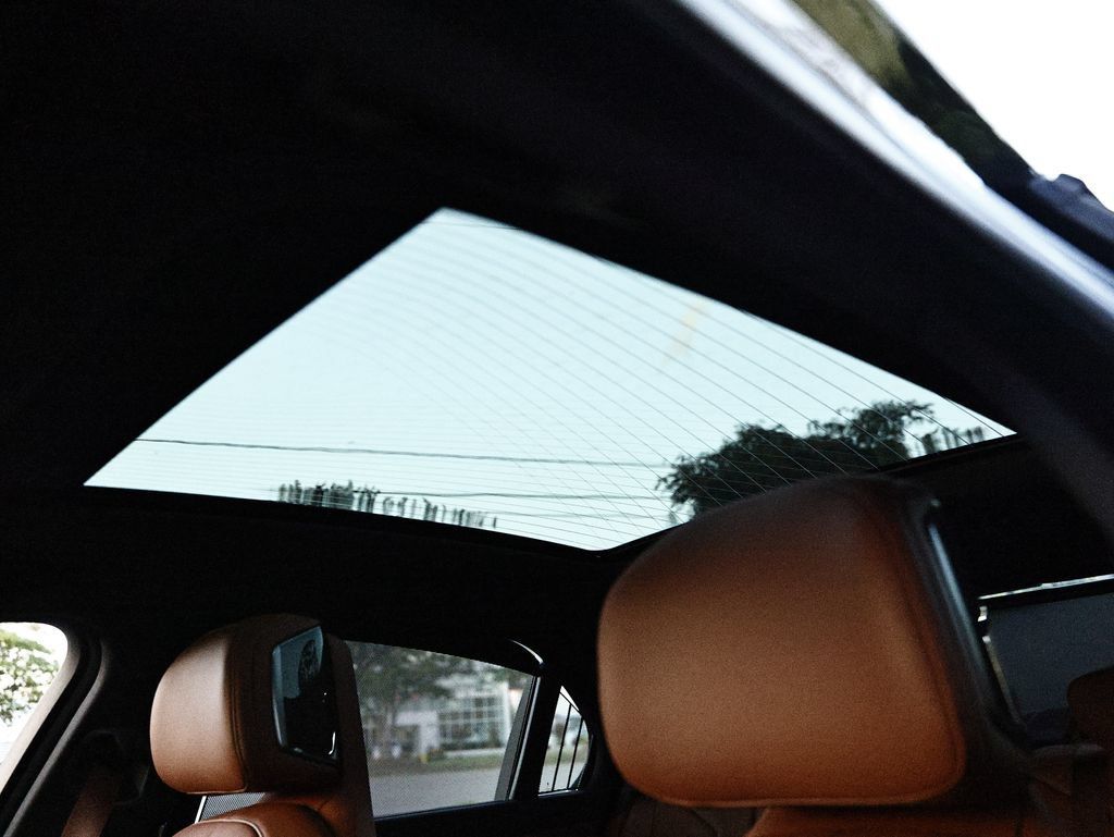 New 2027 BMW 740i w/ Executive Package RWD image 15
