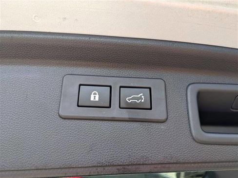 Used 2021 Subaru Forester Touring image 18