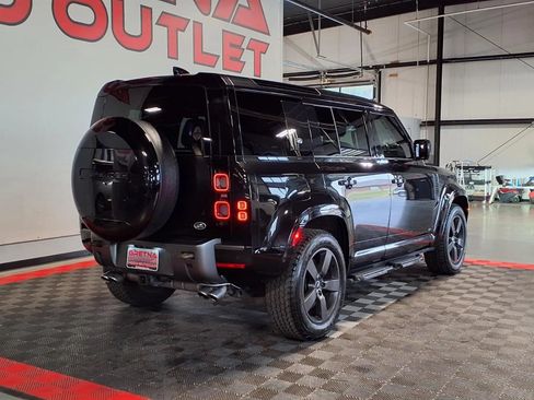 Used 2023 Land Rover Defender 110 V8 AWD/4WD image 6