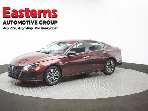 Used 2024 Nissan Altima 2.5 SV FWD image 55