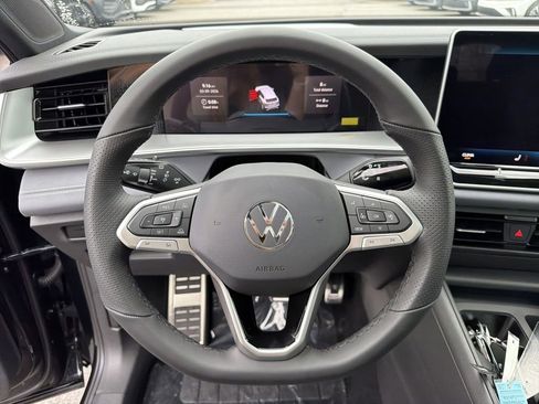 New 2026 Volkswagen Tiguan SE R-Line FWD image 26
