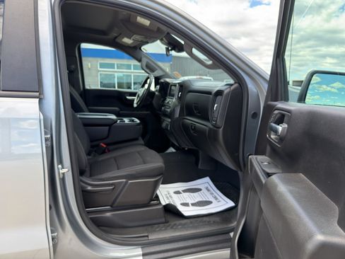 Used 2024 Chevrolet Silverado 1500 Custom w/ Dark Appearance Package AWD/4WD image 21