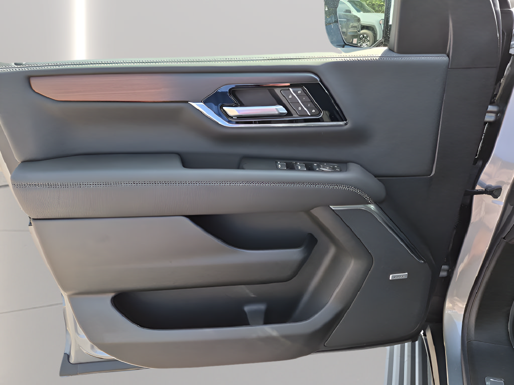 New 2026 GMC Yukon Denali w/ Denali Reserve Package AWD/4WD image 17