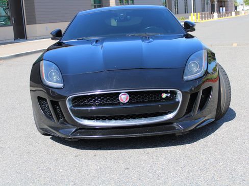 Used 2015 Jaguar F-TYPE R RWD image 38