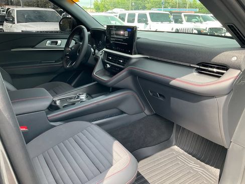 Certified 2026 Ford Explorer ST-Line RWD image 11