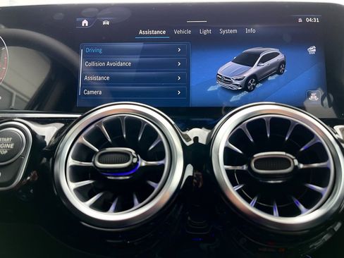 Used 2025 Mercedes-Benz GLA 250 4MATIC image 36