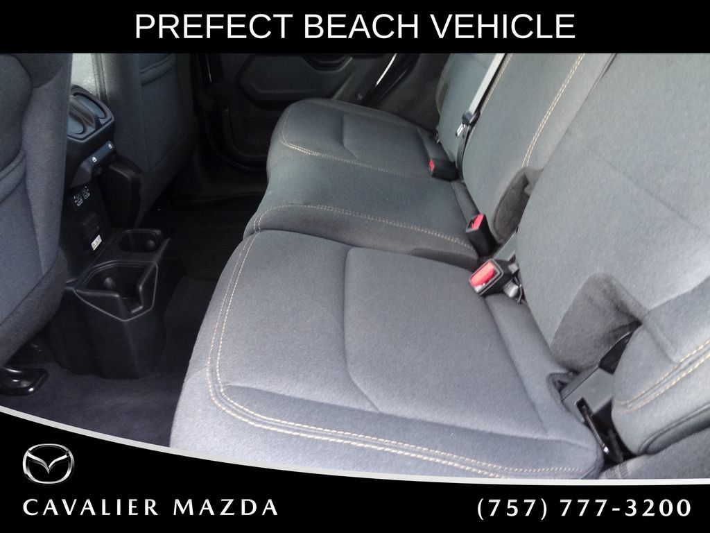 Used 2025 Jeep Wrangler Unlimited Sahara AWD/4WD image 10