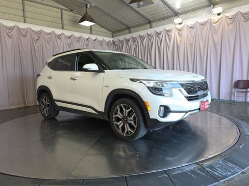 Used 2022 Kia Seltos SX w/ Sunroof Package AWD/4WD image 10