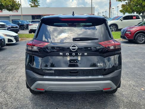 Certified 2022 Nissan Rogue SV FWD image 5