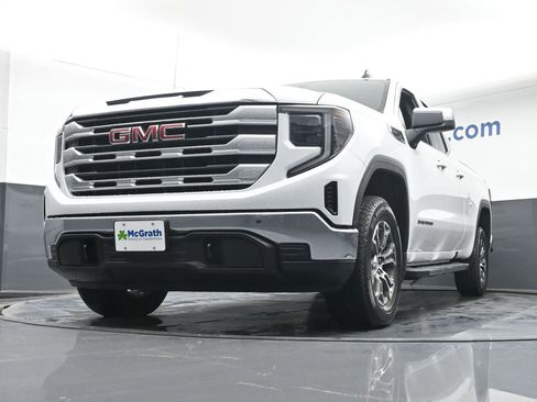 New 2026 GMC Sierra 1500 SLE w/ Preferred Package AWD/4WD image 7