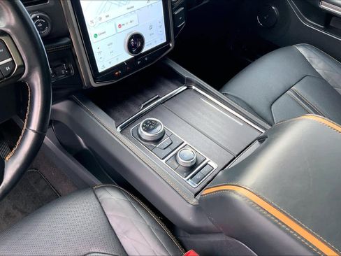 Used 2023 Ford Expedition Platinum AWD/4WD image 17