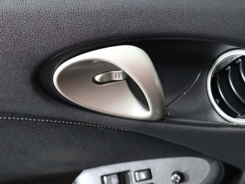 Used 2020 Nissan 370Z Coupe image 22