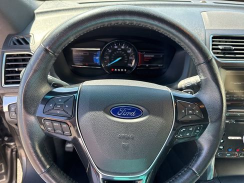 Used 2016 Ford Explorer Limited FWD image 34