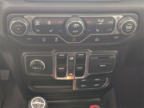 Certified 2023 Jeep Wrangler Sahara w/ Cold Weather Group image 21