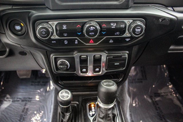 Used 2021 Jeep Wrangler Sport AWD/4WD image 18