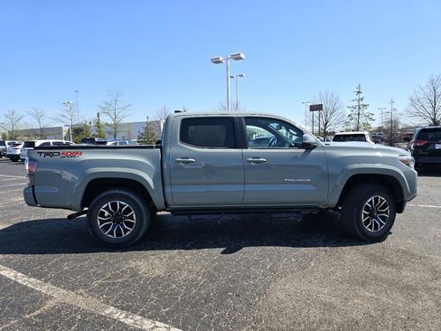 Certified 2023 Toyota Tacoma TRD Sport w/ Advanced Technology Package AWD/4WD image 17