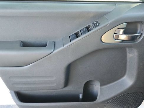 Used 2016 Nissan Frontier PRO-4X AWD/4WD image 27