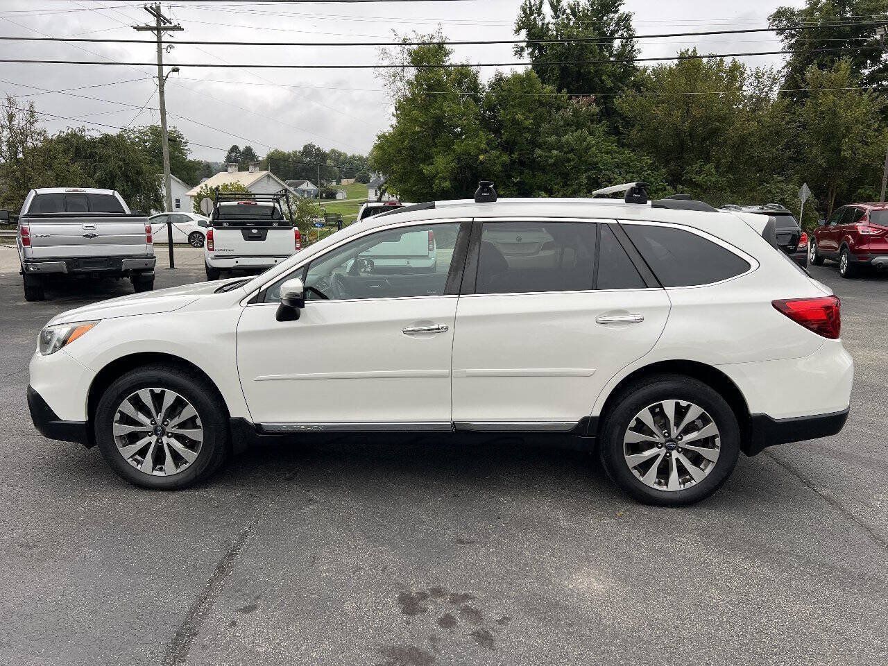 Used 2017 Subaru Outback 3.6R Touring w/ Popular Package #5A AWD/4WD image 8