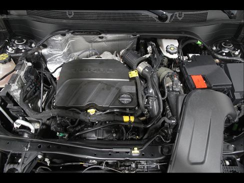 Used 2024 Chevrolet Trax RS w/ Driver Confidence Package FWD image 20