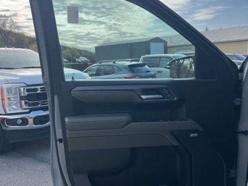 Used 2024 Chevrolet Silverado 1500 ZR2 w/ Technology Package AWD/4WD image 31