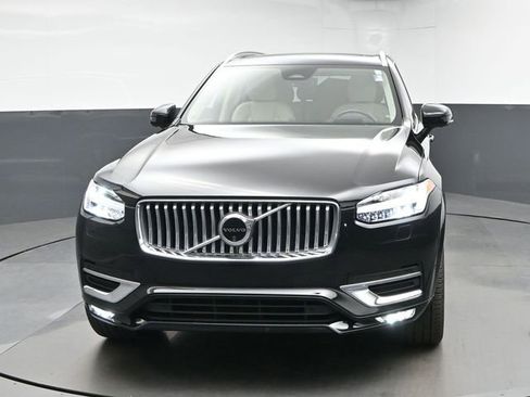 Used 2024 Volvo XC90 B6 Ultimate w/ Lounge Package AWD/4WD image 3