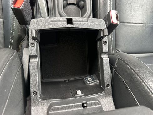Used 2022 Jeep Wrangler Unlimited Sahara AWD/4WD image 39
