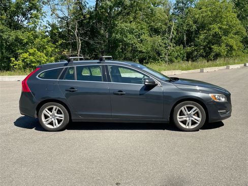 Used 2015 Volvo V60 T5 Premier AWD/4WD image 6