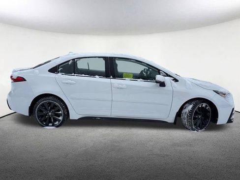 Used 2024 Toyota Corolla SE image 15