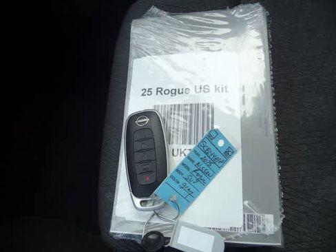 Used 2025 Nissan Rogue SV AWD/4WD image 34