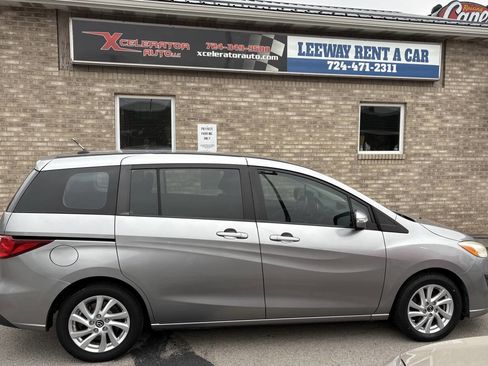 Used 2014 MAZDA MAZDA5 Sport image 4